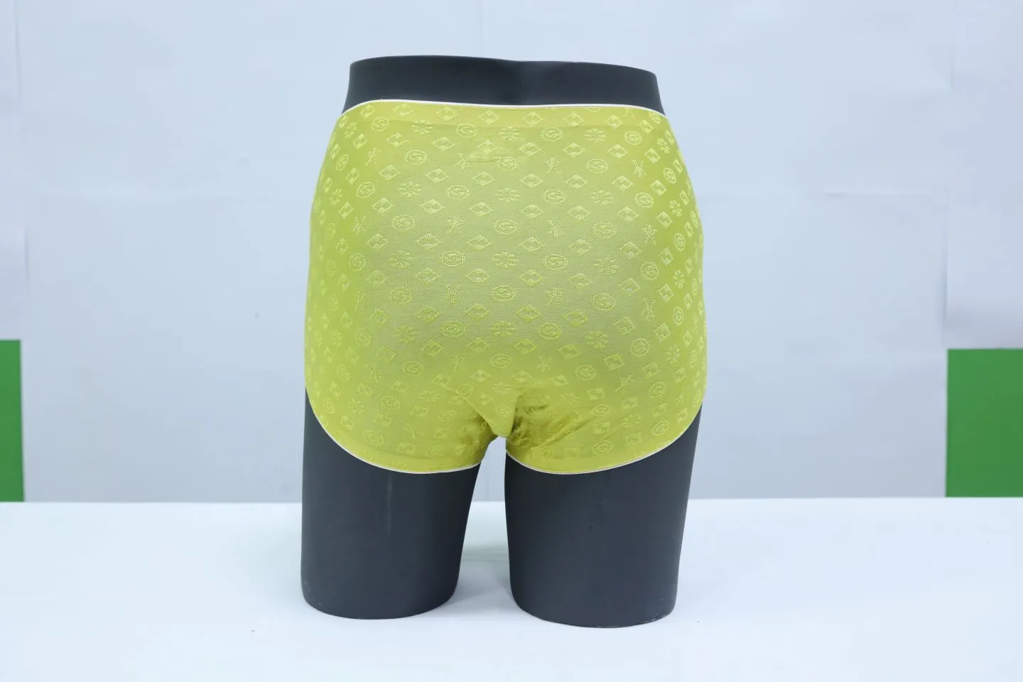 10114 - Elegant High-Rise Patterned Silk Panty