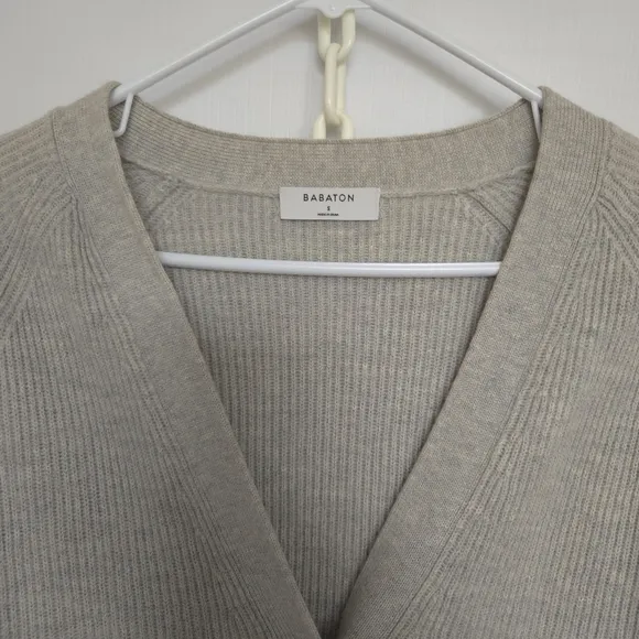 BABATON ARITZIA BESPOKE CARDIGAN WOMENS GRAY BUTTON DOWN (SMALL)