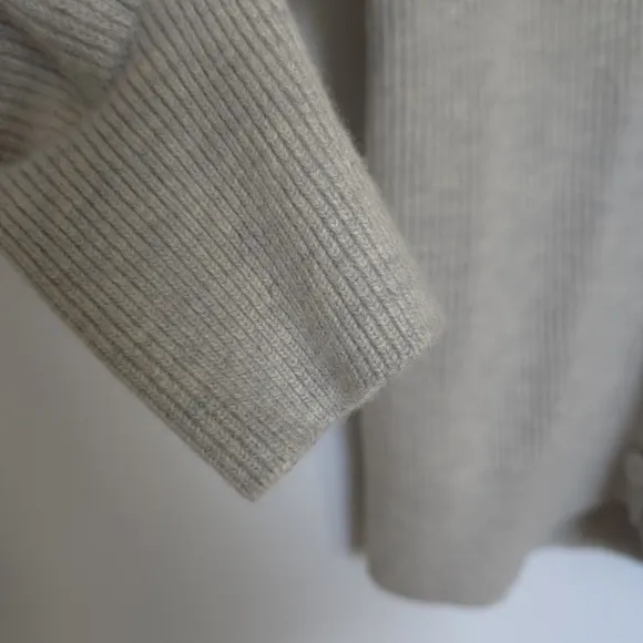 BABATON ARITZIA BESPOKE CARDIGAN WOMENS GRAY BUTTON DOWN (SMALL)