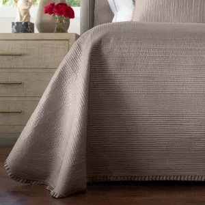 Battersea Queen Bedspread / Taupe S&S 106X106