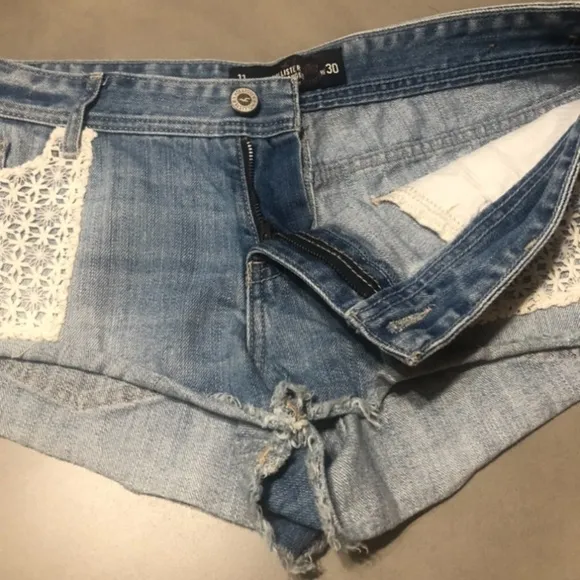 HOLLISTER Low Rise Crochet Jean Shorts