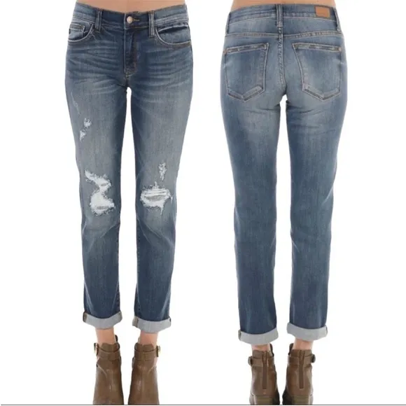 Judy Blue Boyfriend Fit Medium Wash Distressed Jean