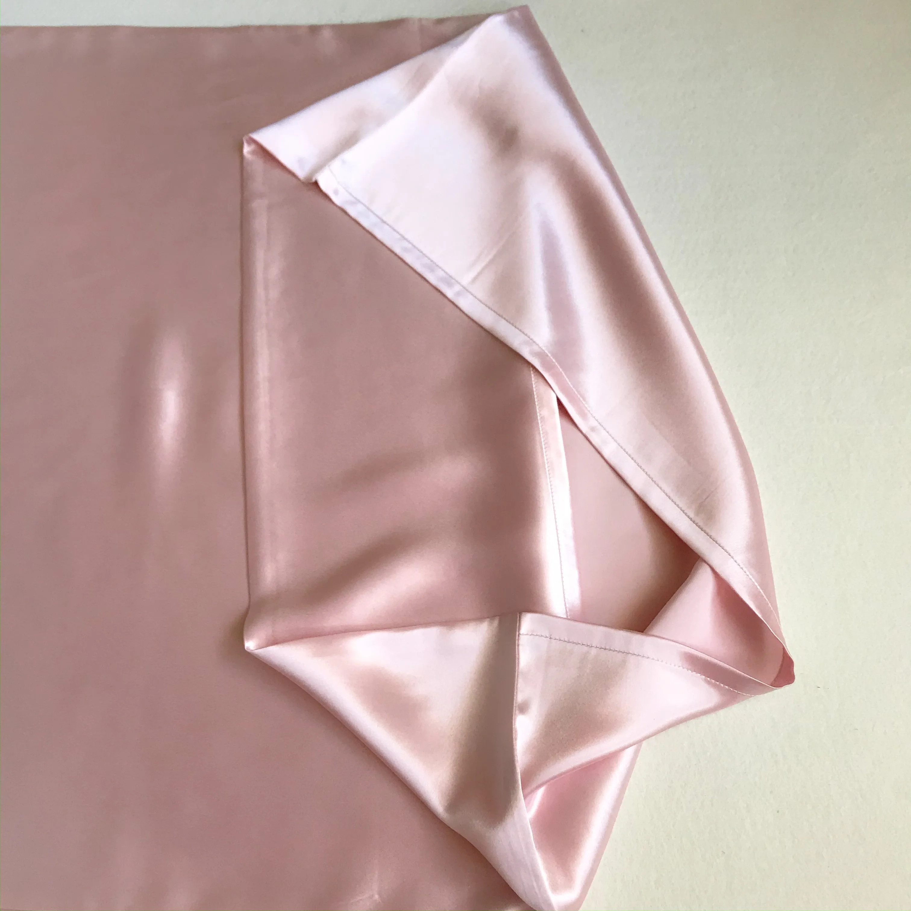 Natural Silk Sleeping Pillowcase with Envelope Closure (Pink)