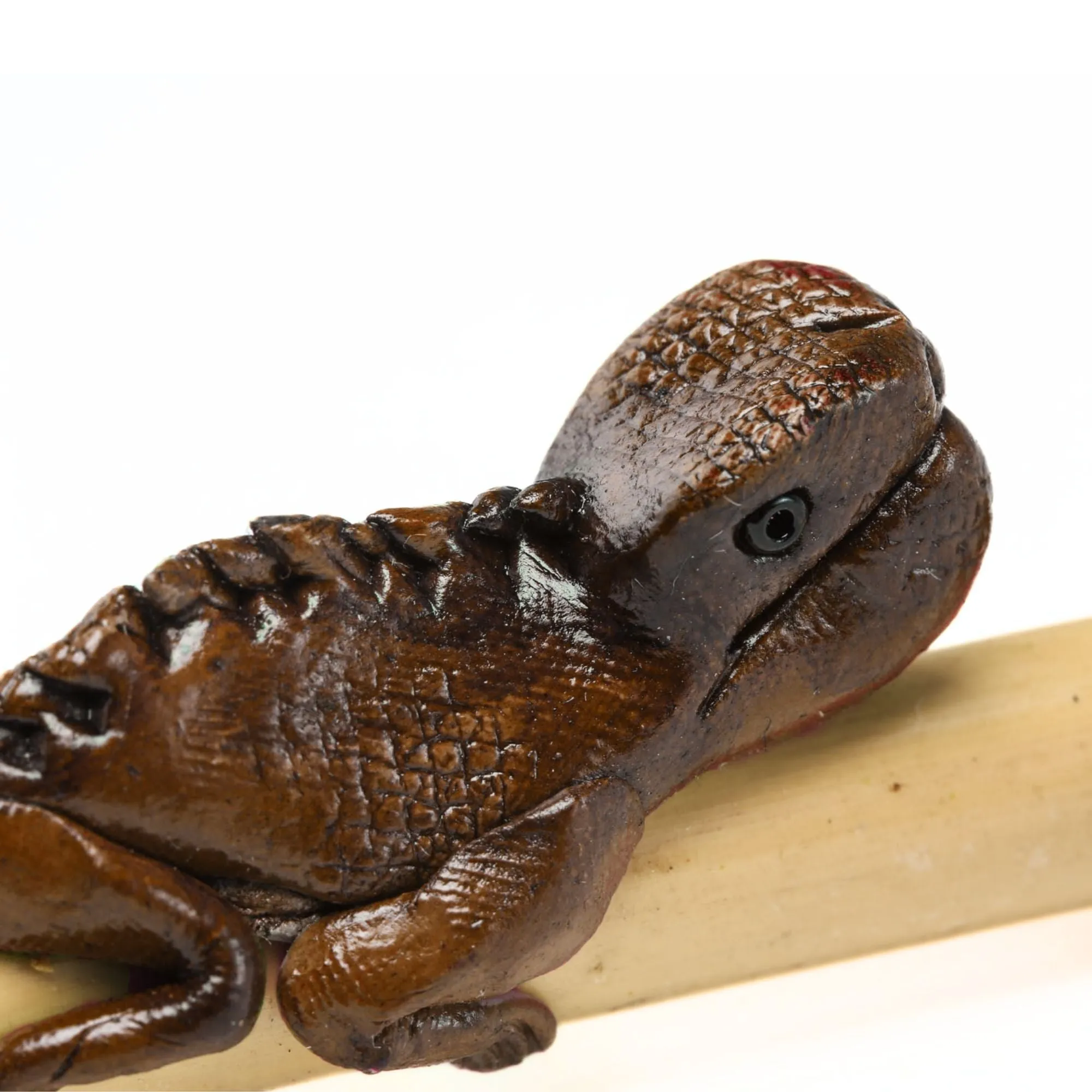 Smoking Pipe w/ Bamboo Stem - Iguana Design