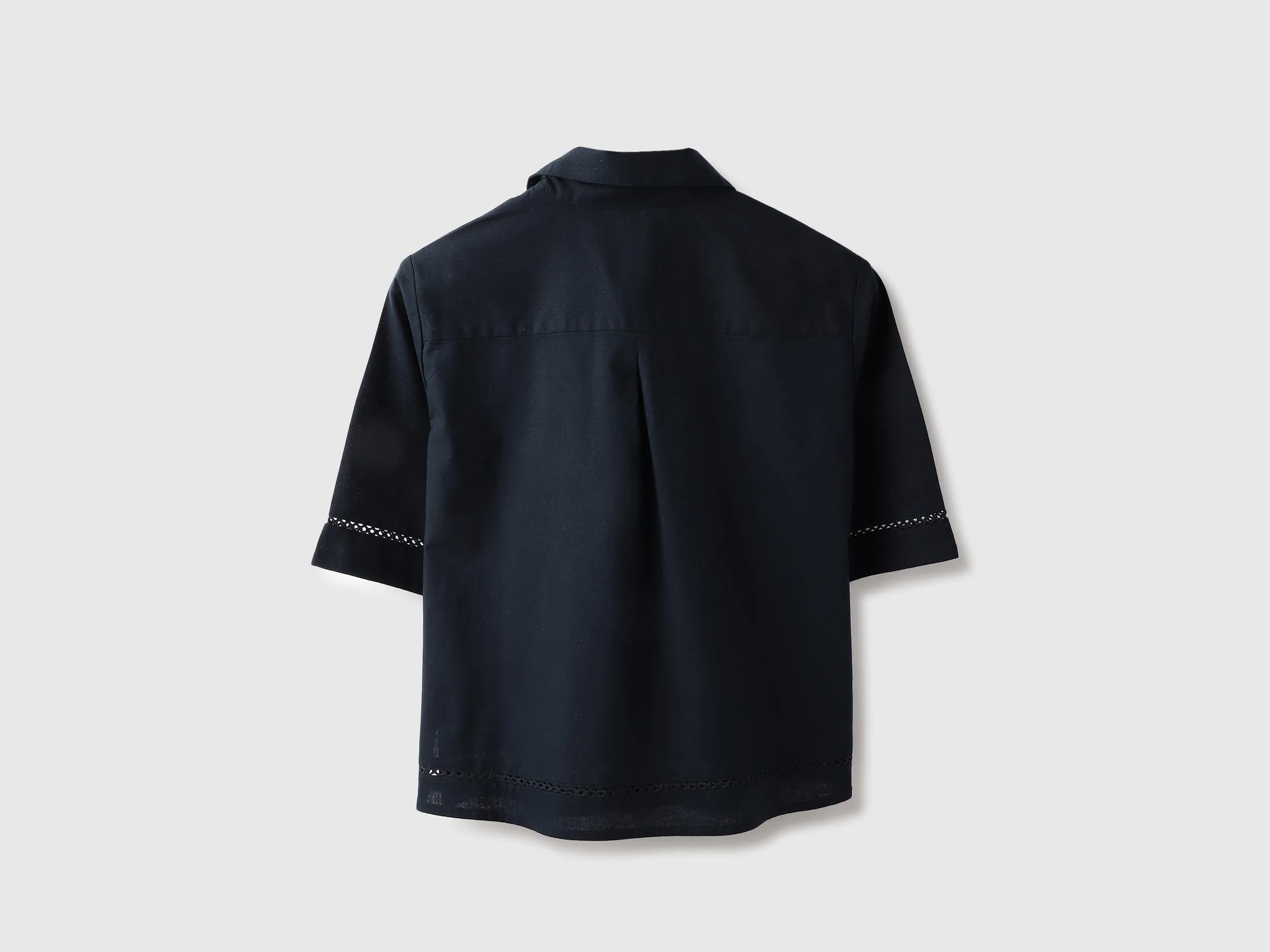 Spread Collar Solid Shirt
