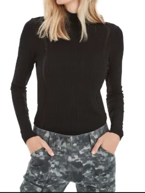 tbc Halsey  mock t-blk : l