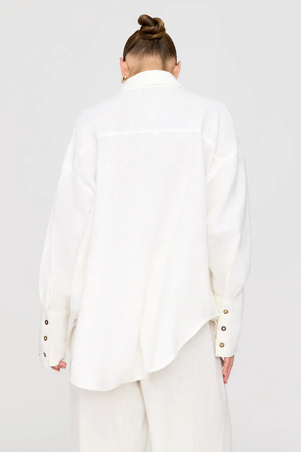 THE ESSENTIAL LINEN SHIRT - COCONUT MILK