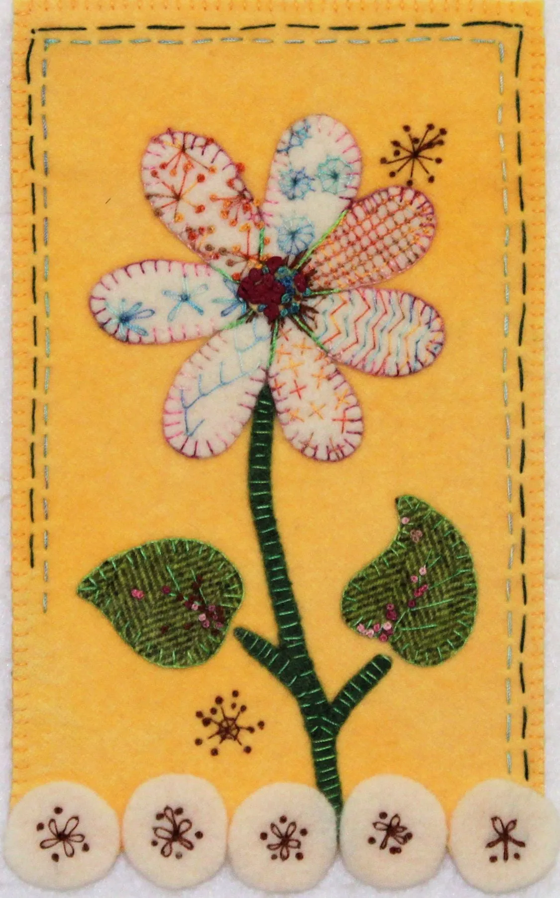 Upsa Daisy II – Wool Applique