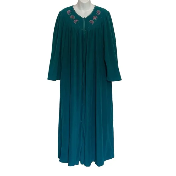 Vanity Fair Vintage Embroidered Fleece Housecoat Robe Size XXL