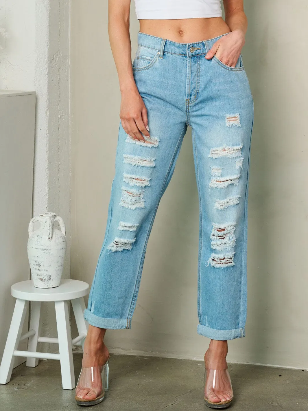 WOMEN'S BUTTON CLOSURE DISTRESSED DENIM JEANS PANTS
